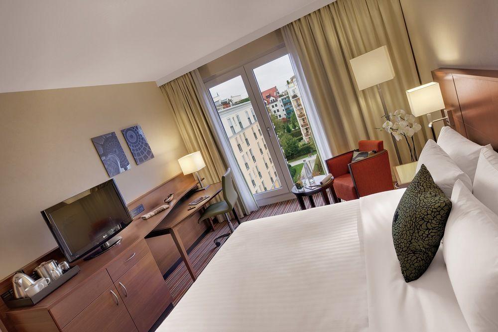 Hotel Courtyard Ost 4*