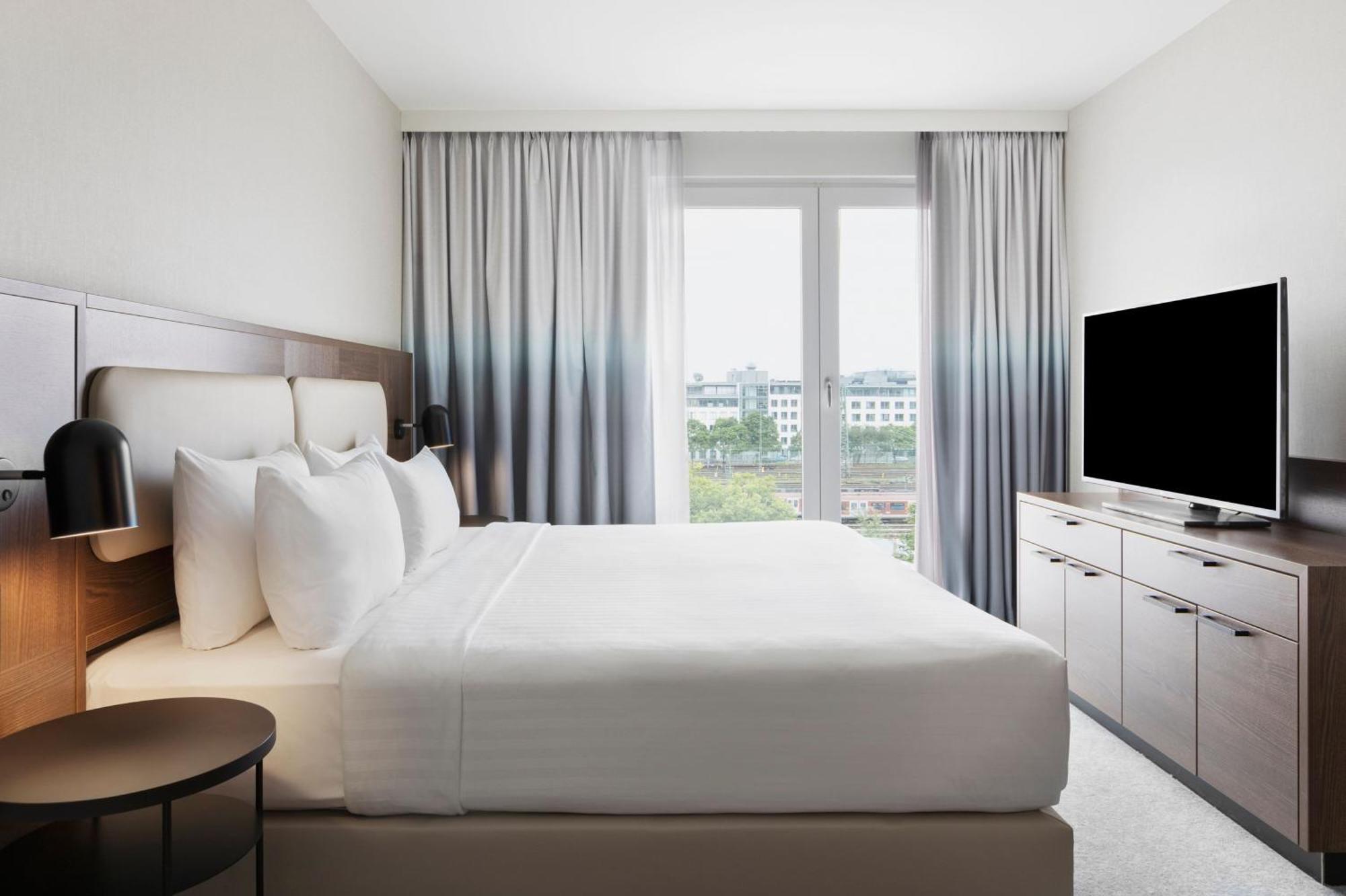 Courtyard Ost Hotel 4*